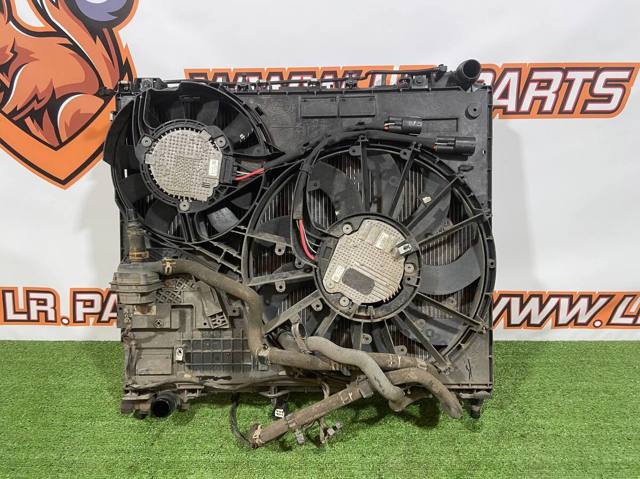 Радіатор водяний LR062425 LAND ROVER