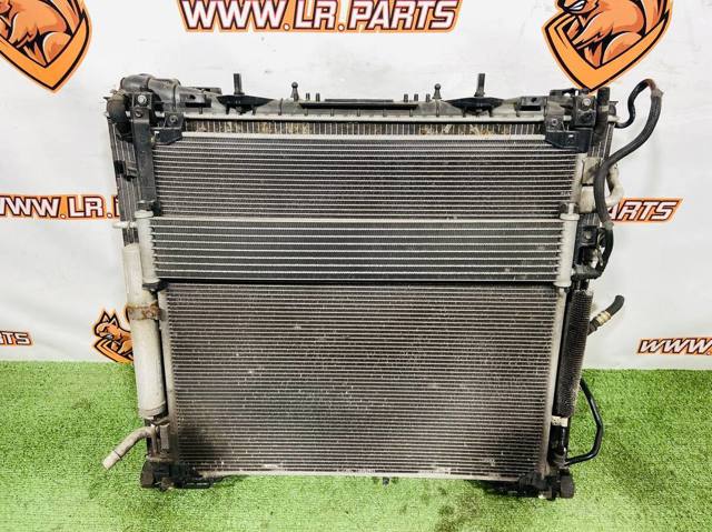 Радіатор охолодження двигуна LR062425 LAND ROVER