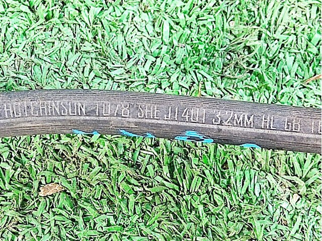 Шланг гальмівний задній, правий LR072026 LAND ROVER