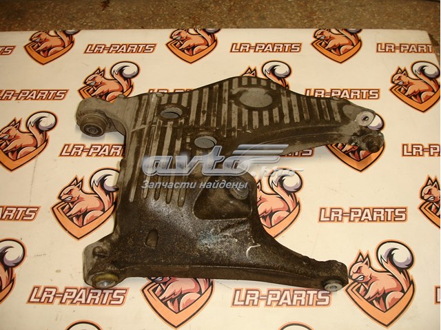 Балансир задній нижній, правий LR072652 LAND ROVER