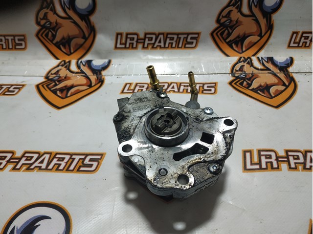 Насос вакуумний LR077857 LAND ROVER