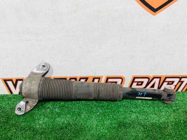Опора амортизатора заднього, правого LR078648 LAND ROVER
