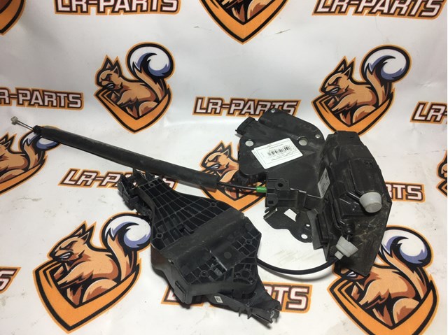 Замок задньої дверї, правої LR078746 LAND ROVER