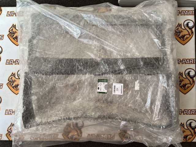 повітропровід радіатора LR084885 LAND ROVER