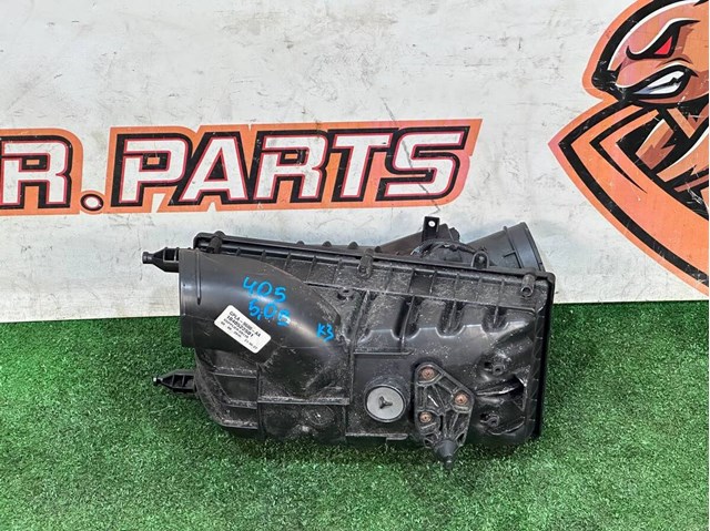 Корпус повітряного фільтра, правий LR095792 LAND ROVER