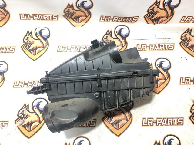 Корпус повітряного фільтра, правий LR095795 LAND ROVER