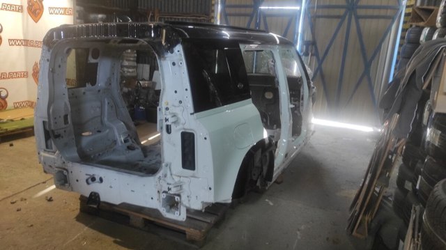 Бічна частина задні праві LR130860 LAND ROVER