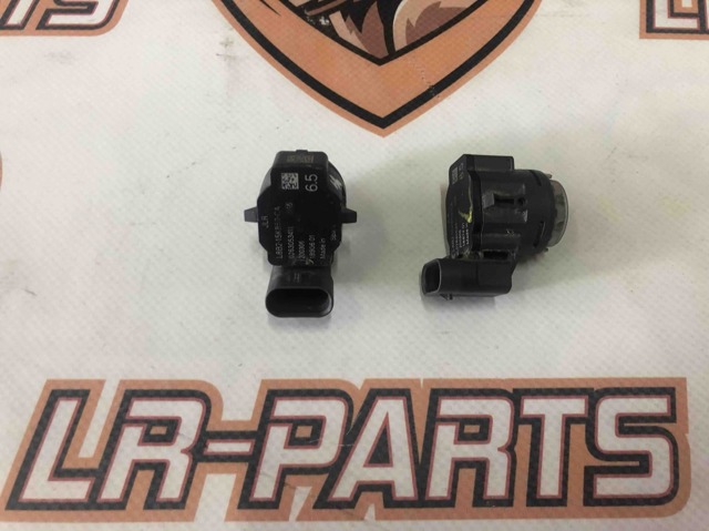 Кронштейн парктроніка, передній центральний LR137887 LAND ROVER