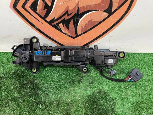 Ручка передніх дверей зовнішня, ліва LR144889 LAND ROVER