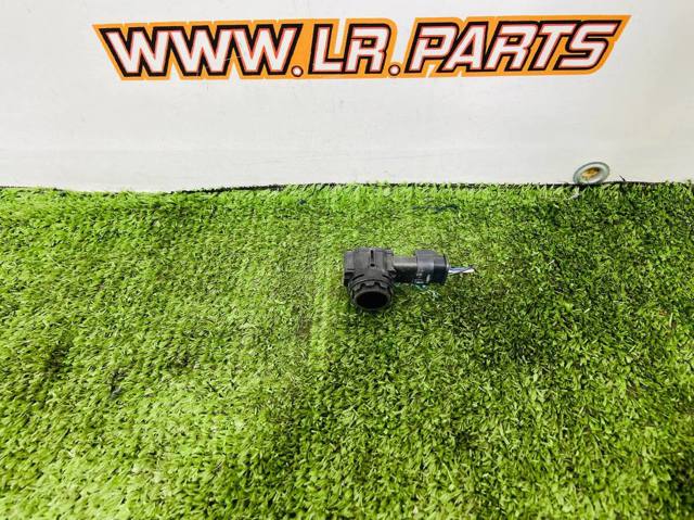 Кронштейн датчика парктроніка, передній боковий LR153157 LAND ROVER