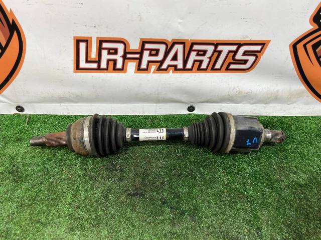 Піввісь передня ліва LR180070 LAND ROVER