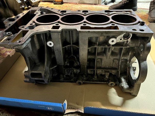 Блок циліндрів 11112357458 BMW