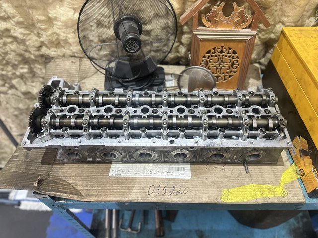 ГБЦ  двигуна 11127807641 BMW