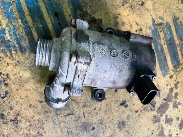 Насос охолоджуючої рідини 11517597715 BMW