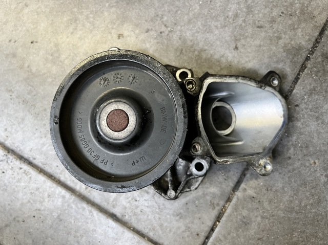 Насос системи охолодження 11517805810 BMW