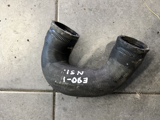 Шланг/патрубок водяного насоса, приймальний 11537521049 BMW