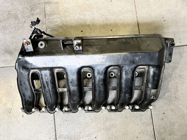 Колектор впускний 11617800585 BMW
