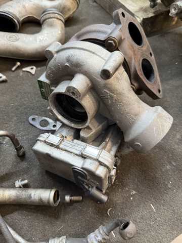 Турбонаддув 11657808361 BMW