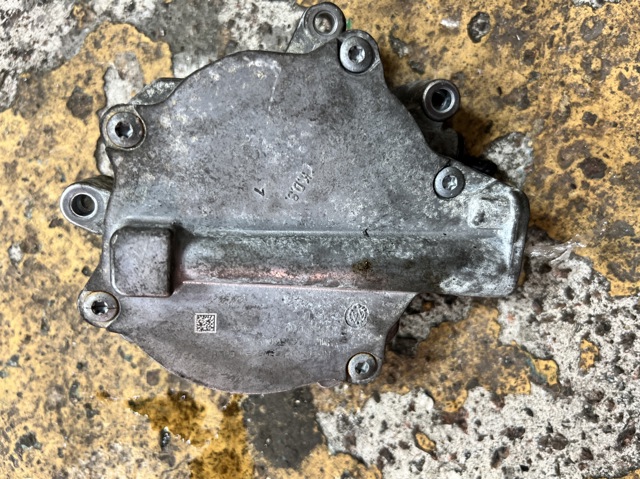 Насос вакуумний 11668605976 BMW
