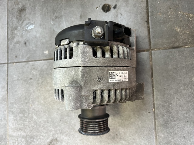 Генератор 12318645325 BMW