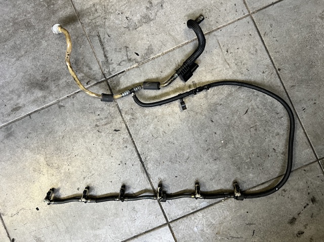 Трубопроводи паливні 13537806960 BMW