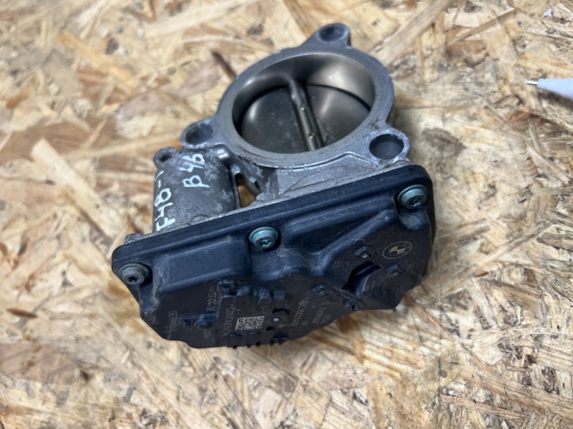 Блок дросельної заслінки 13547619008 BMW