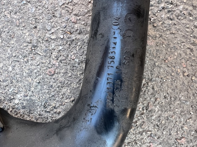 Патрубок повітряний, вхід в турбіну (наддув) 13717583727 BMW