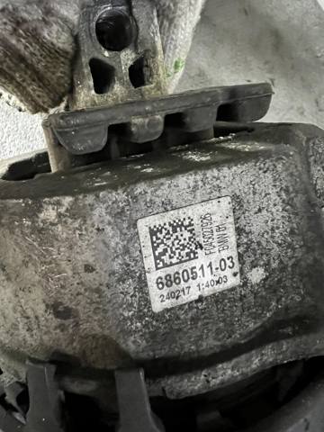 Ліва подушка двигуна 22116860511 BMW