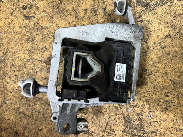 Права подушка мотора 22118743621 BMW