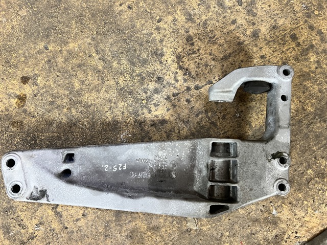 Кріплення коробки передач 22316786567 BMW