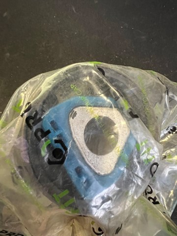 Сайлентблок переднього верхнього важеля 23070018 PROFIT