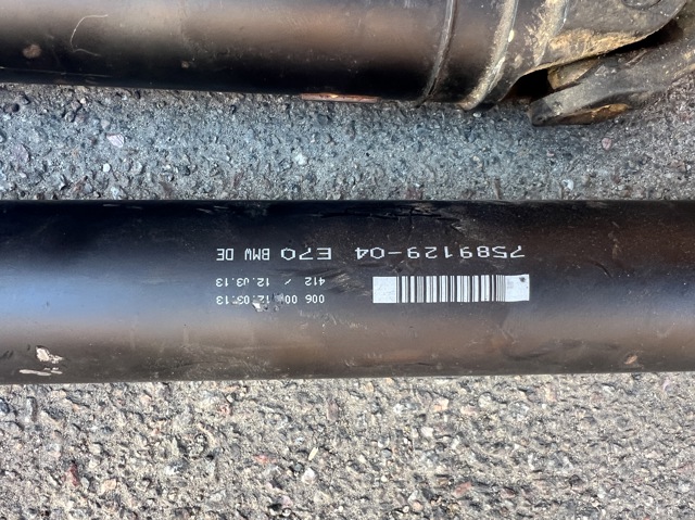 Вал карданний задній 26107589129 BMW
