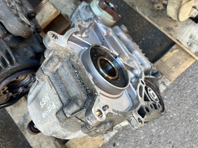 Коробка роздавальна в зборі 27107643750 BMW