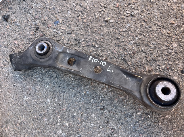 Поперечний важіль 31126777743 BMW