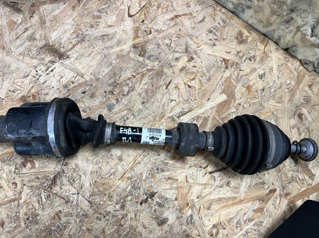 Привід правий 31608482646 BMW