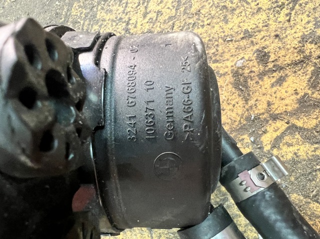 Бак масляний 32416768094 BMW
