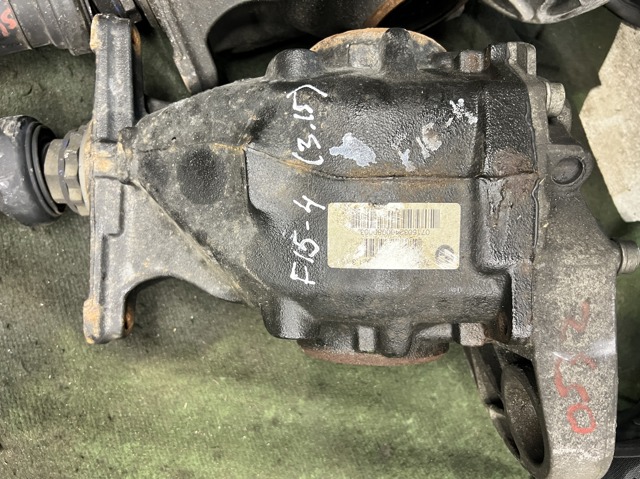 Задній редуктор 33107636992 BMW