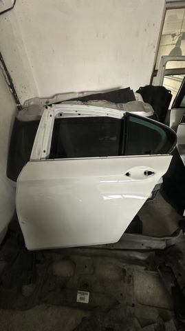 Двері задні, ліві 41007206113 BMW