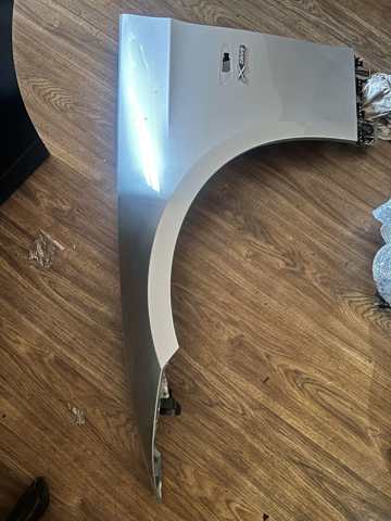 Ліве переднє крило 41357168987 BMW