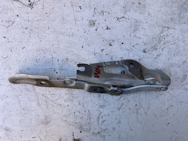 Завіса капота права 41617210678 BMW
