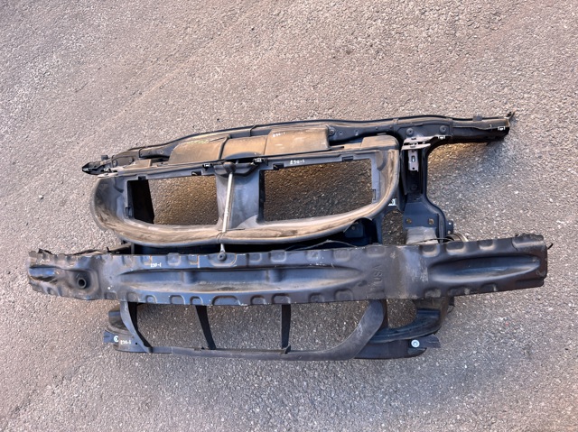 Швелер переднього бампера 51117146646 BMW