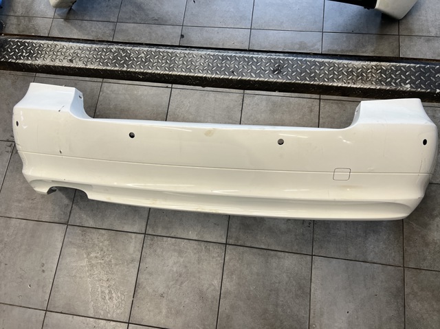 Бампер задній 51127202706 BMW
