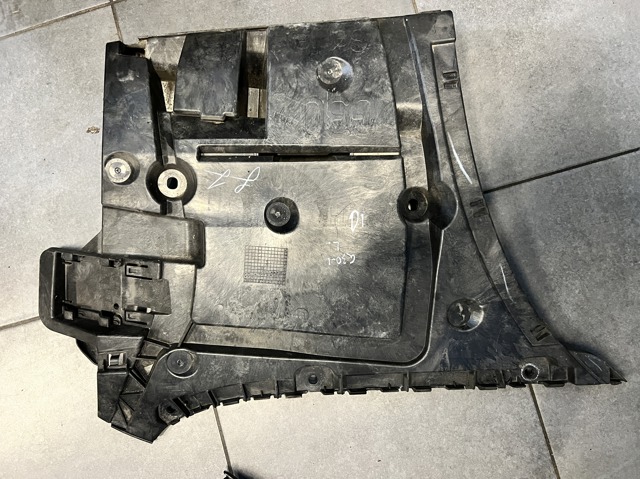 Кронштейн бампера заднього, правий 51128066722 BMW