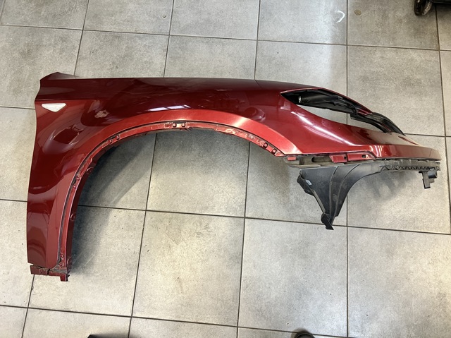 Переднє праве крило 51657052424 BMW