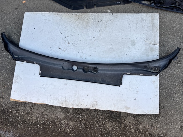 Решітка склоочисників 51717206135 BMW
