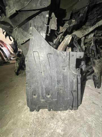 Захист днища, паливного бака 51757394810 BMW