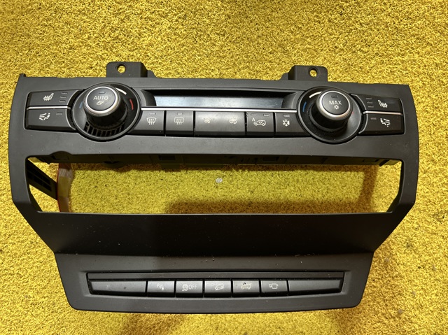 Блок кнопок центральної консолі 61319202037 BMW