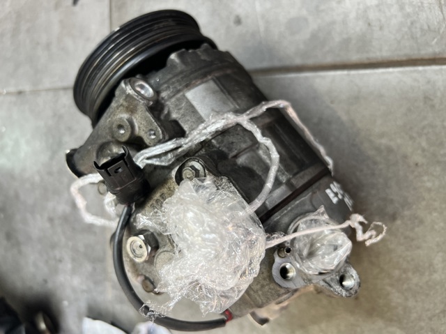 Насос кондиціонера 64529122618 BMW