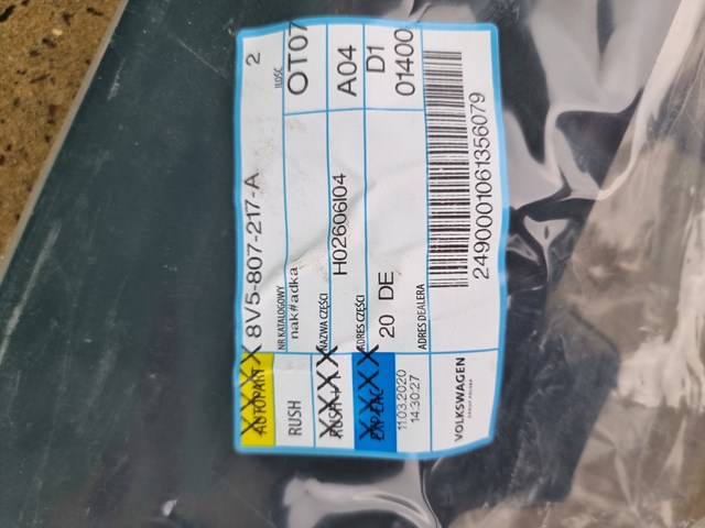 Переднє ікло бампера 8V5807217A VAG