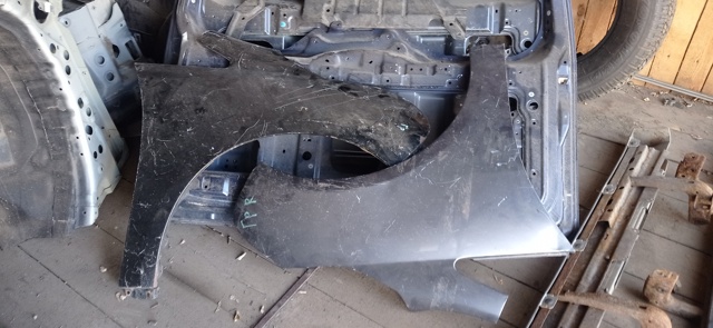 Переднє праве крило 5220B198 MITSUBISHI